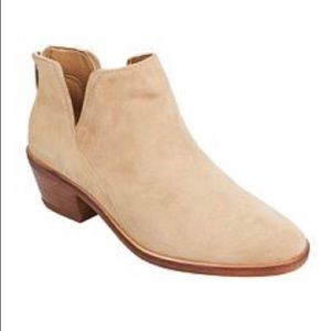 Vince Camuto Abrinna Ankle Bootie